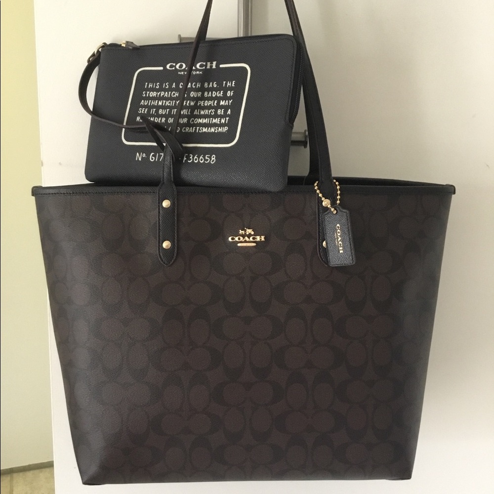 🌷Coach Reversible City Tote In Signature NWT. - Picture 6 of 8
